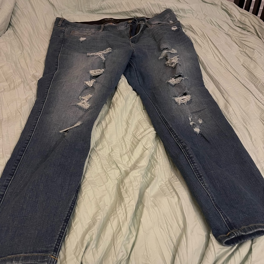 Torrid Bombshell skinny jeans size 24